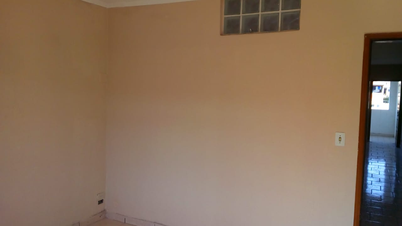 VILA ASSIS - MAUÁ - SP - Sala Comercial - Banheiro interno - Água e Luz Separada - VALOR R$ 950,00 + IPTU