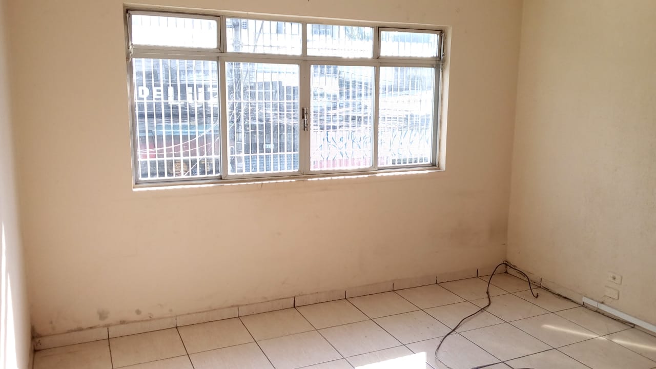 VILA ASSIS - MAUÁ - SP - Sala Comercial - Banheiro interno - Água e Luz Separada - VALOR R$ 950,00 + IPTU