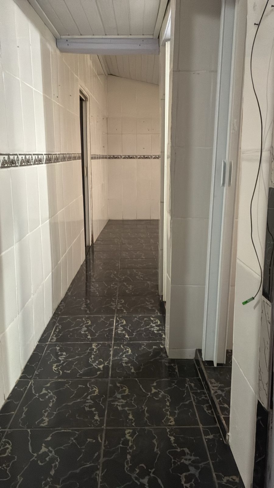 JARDIM IPÊ - MAUÁ - SP - 04 Cômodos - Banheiro - Lavanderia - Água Dividida - Luz Separada - Garagem - Valor R$ 1.200,00