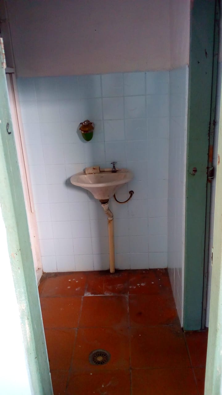 PARQUE DAS AMÉRICAS - MAUÁ - SP. - Salão Comercial - banheiro - Água e Luz separada - VALOR R$ 1.200,00