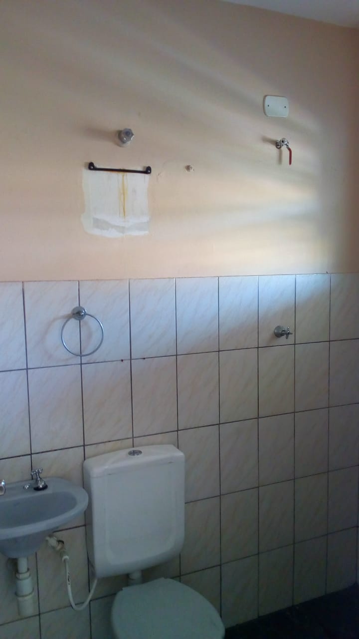 VILA ASSIS - MAUÁ - SP - Sala Comercial - Banheiro interno - Água e Luz Separada - VALOR R$ 950,00 + IPTU