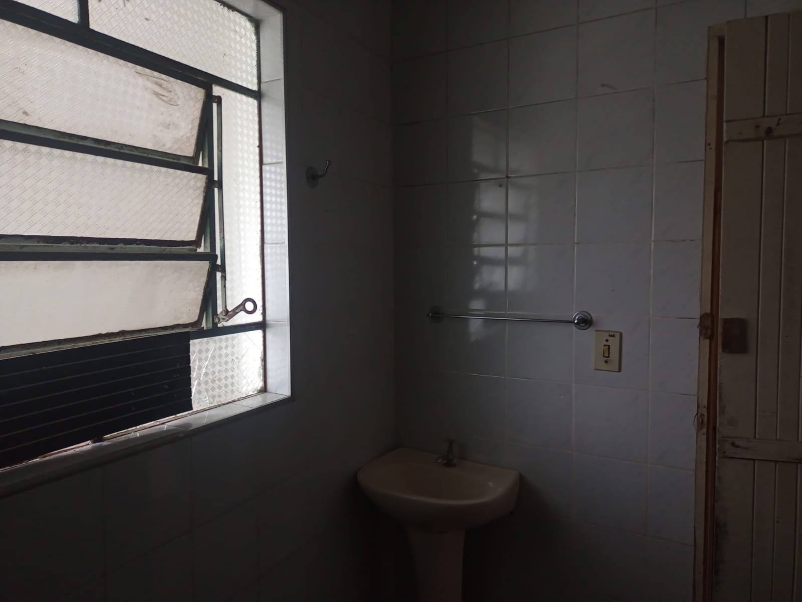 PARQUE BANDEIRANTES - MAUÁ - SP - 06 Cômodos - 02 Banheiros - Lavandeira - Vaga P/ Garagem -  VALOR R$ 290.000,00