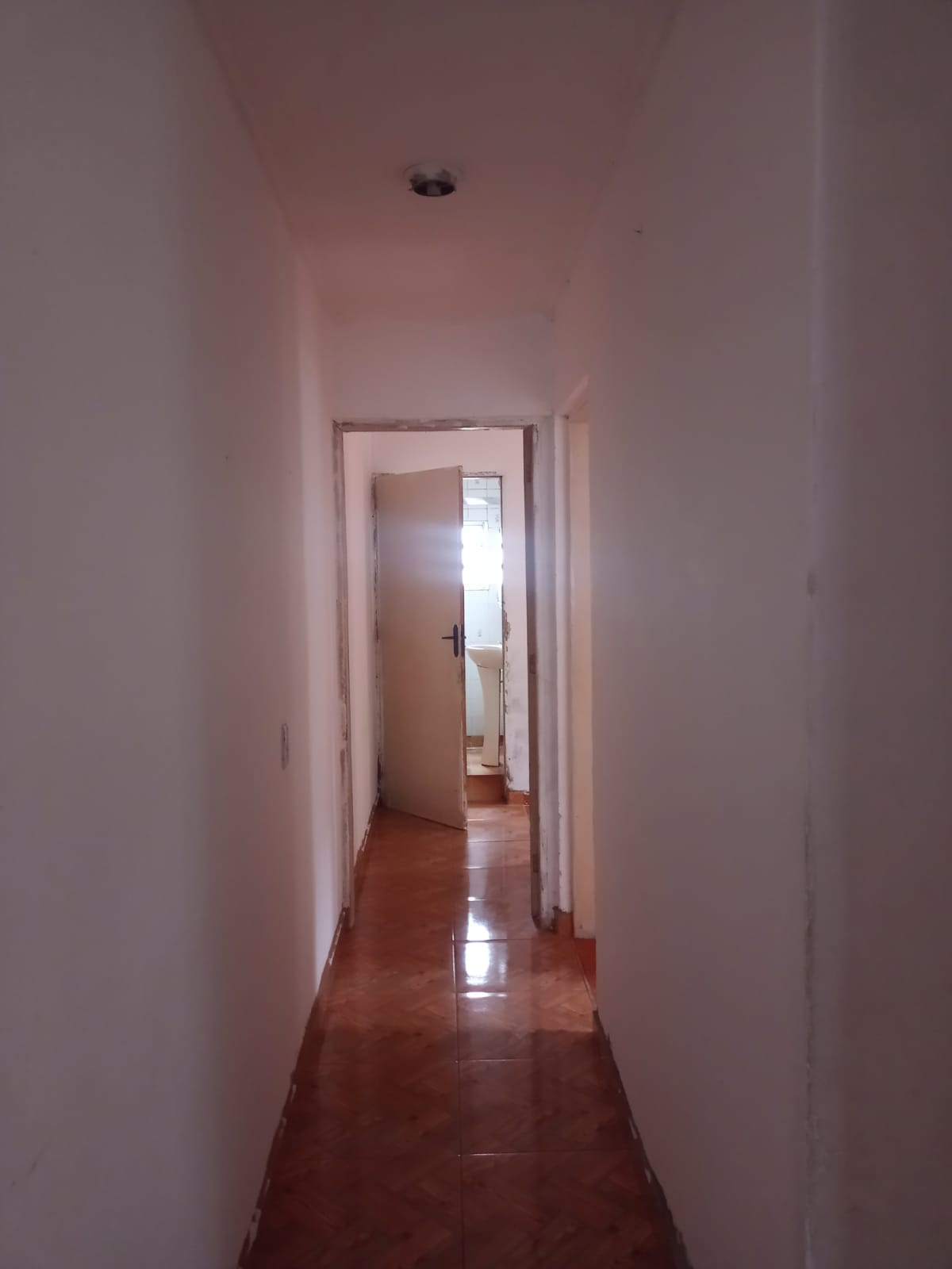 PARQUE BANDEIRANTES - MAUÁ - SP - 06 Cômodos - 02 Banheiros - Lavandeira - Vaga P/ Garagem -  VALOR R$ 290.000,00