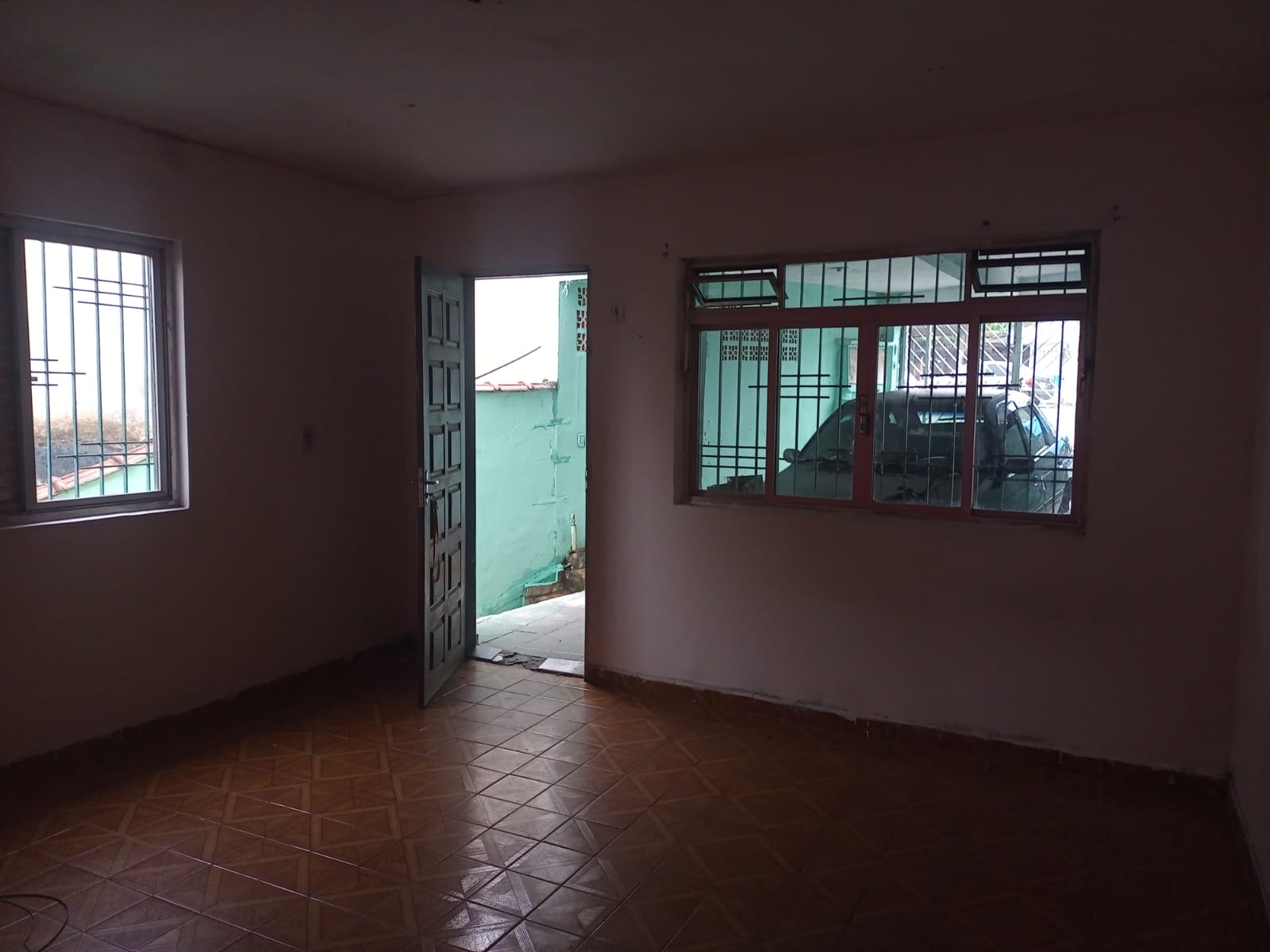 PARQUE BANDEIRANTES - MAUÁ - SP - 06 Cômodos - 02 Banheiros - Lavandeira - Vaga P/ Garagem -  VALOR R$ 290.000,00