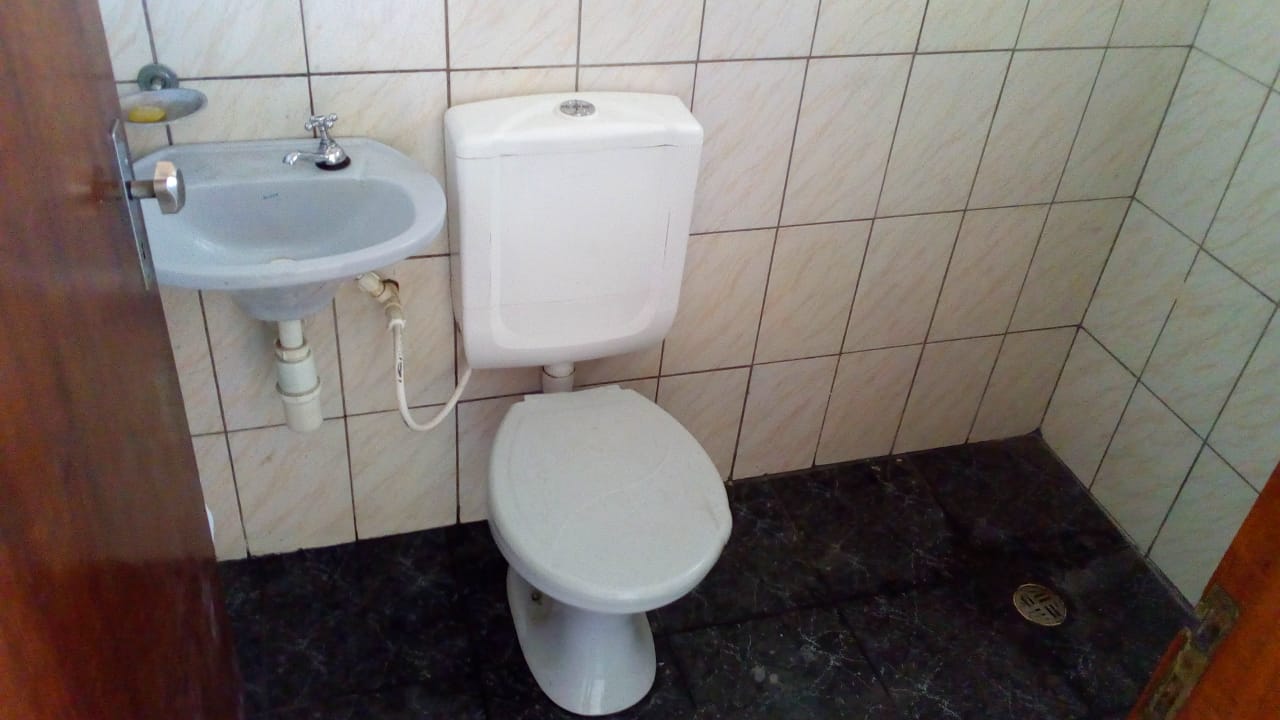 VILA ASSIS - MAUÁ - SP - Sala Comercial - Banheiro interno - Água e Luz Separada - VALOR R$ 950,00 + IPTU