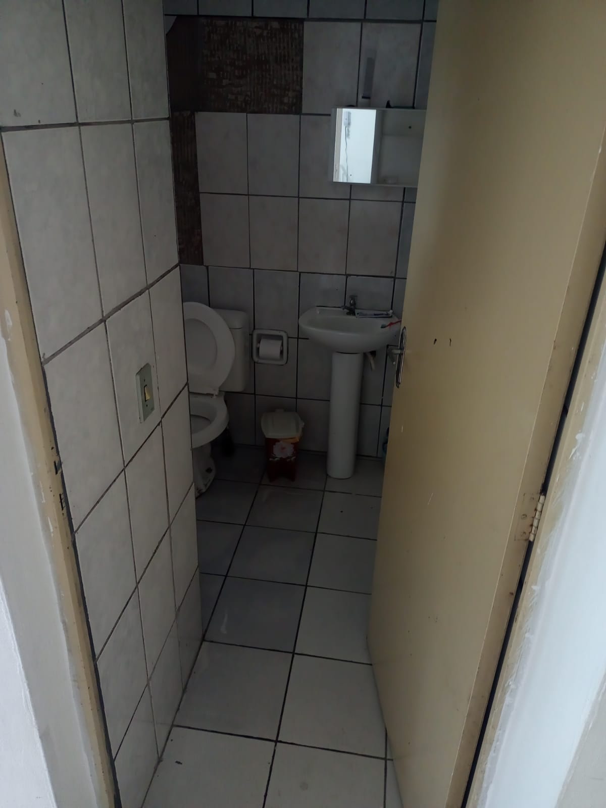 JARDIM PARANAVAI - MAUÁ - SP - 04 Cômodos - Banheiro - Lavanderia - VALOR R$ 160.000,00