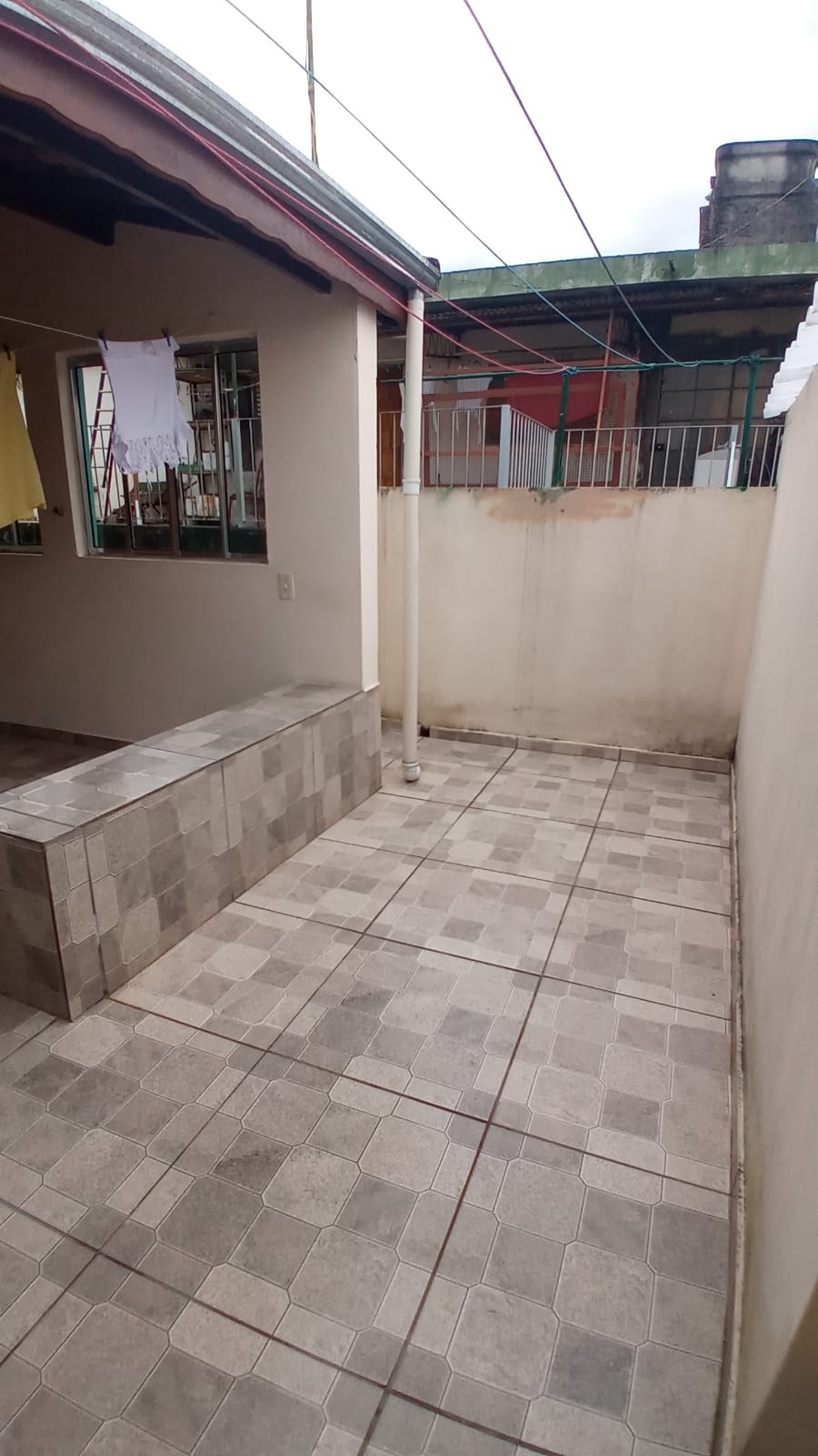 JARDIM PRIMAVERA - MAUÁ - SP - Casa com 05 Cômodos - 02 Banheiros - Lavanderia - Garagem - VALOR R$ 550.000,00