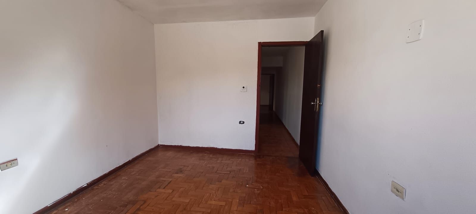 VILA BOCAINA - MAUÁ - SP - 05 Cômodos - 03 Banheiros - Lavanderia - Garagem - VALOR R$ 352.000,00.