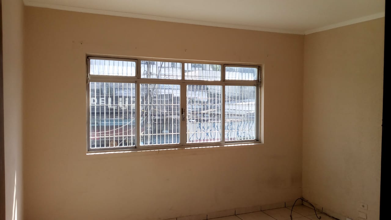 VILA ASSIS - MAUÁ - SP - Sala Comercial - Banheiro interno - Água e Luz Separada - VALOR R$ 950,00 + IPTU